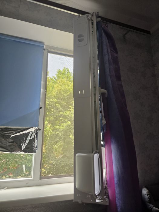 Electrolux ChillFlex Pro EXP26U338CW + оригінальний комплект на вікно