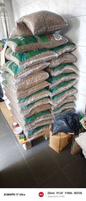 Vendo 24 sacos de Pellets Vimasol de 15 Kg cadauno.