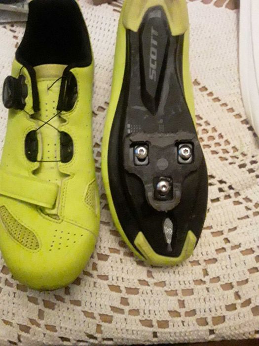 Sapatos e capacete scott