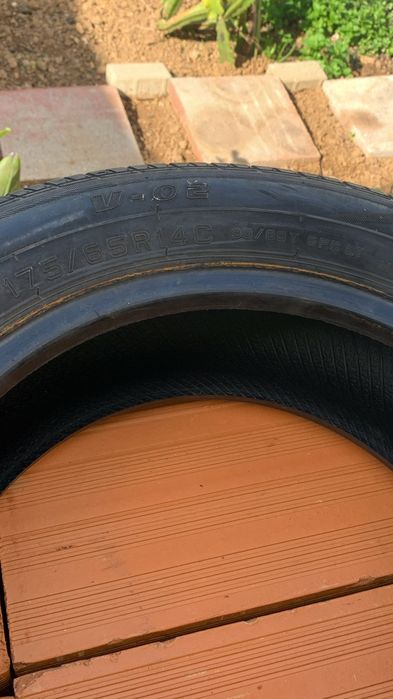 2 pnues Ovitaion, 175/65R14 90/88 T 6PR