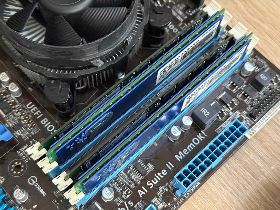 ASUS P8H77-M | Xeon E3-1230 v2 | 12GB RAM | + Dodatki