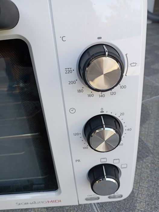 Forno eléctrico DeLonghi 24L 1800w