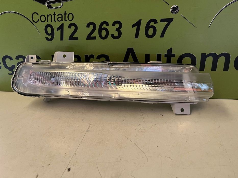 Volvo V40 - Farol Diurno Direito - FF862