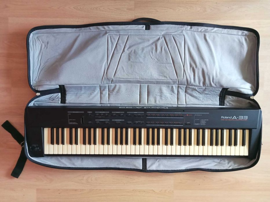 Teclado Controlador Midi Roland A-33 76 teclas