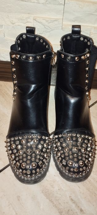 Botki z ćwiekami rozmiar 38