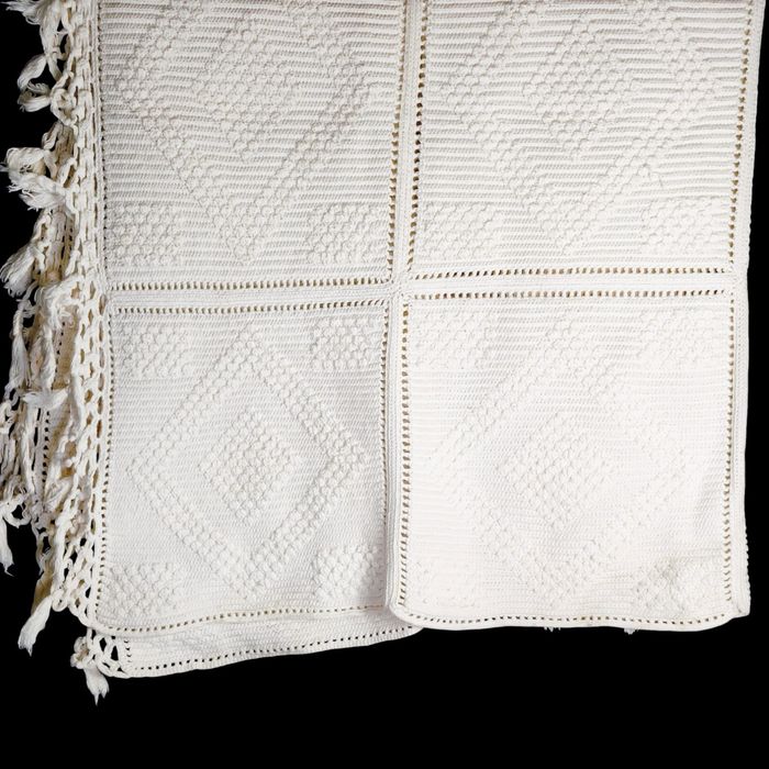 Colcha de crochê artesanal vintage branca grande 150x230cm
