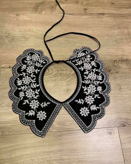 Ozdobny haftowany ażurowy kołnierzyk z wiązaniem czarno biały