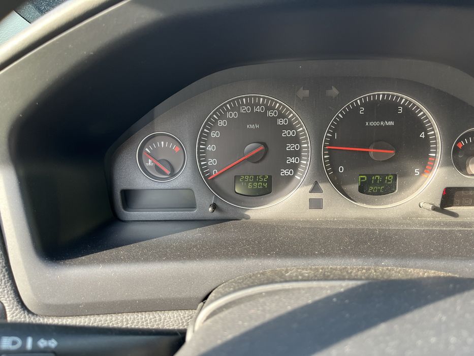 Volvo xc70 2.4 d5 185 km 2006