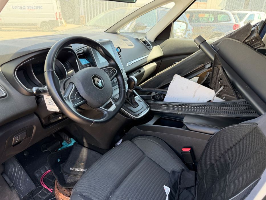 Renault Scenic de 2018 para peças