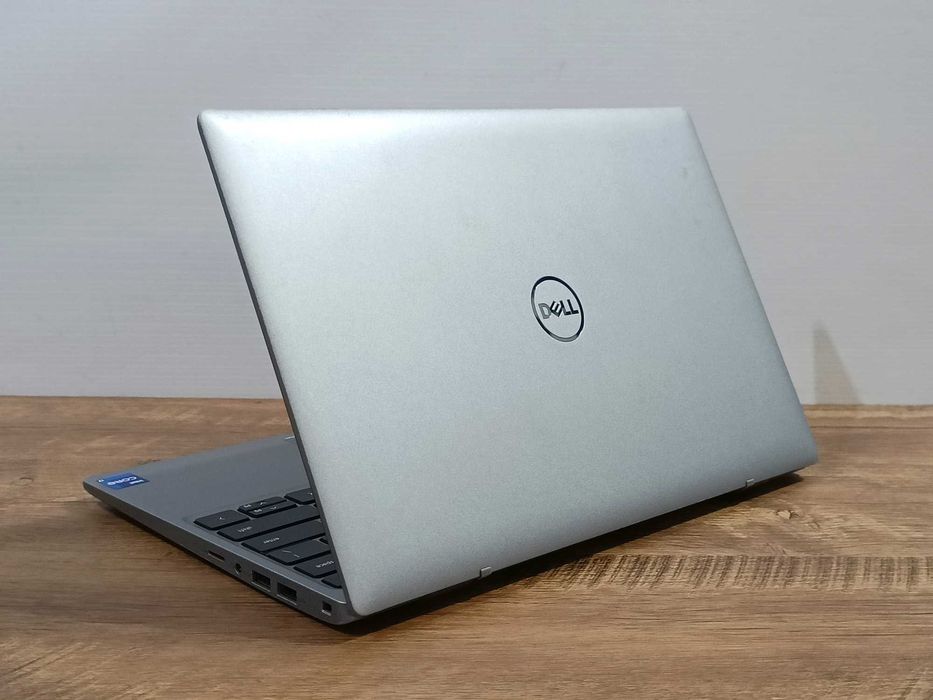 i7-1165G7 / SSD 512 GB / 8 GB DDR4 / Full HD IPS / Dell 3320