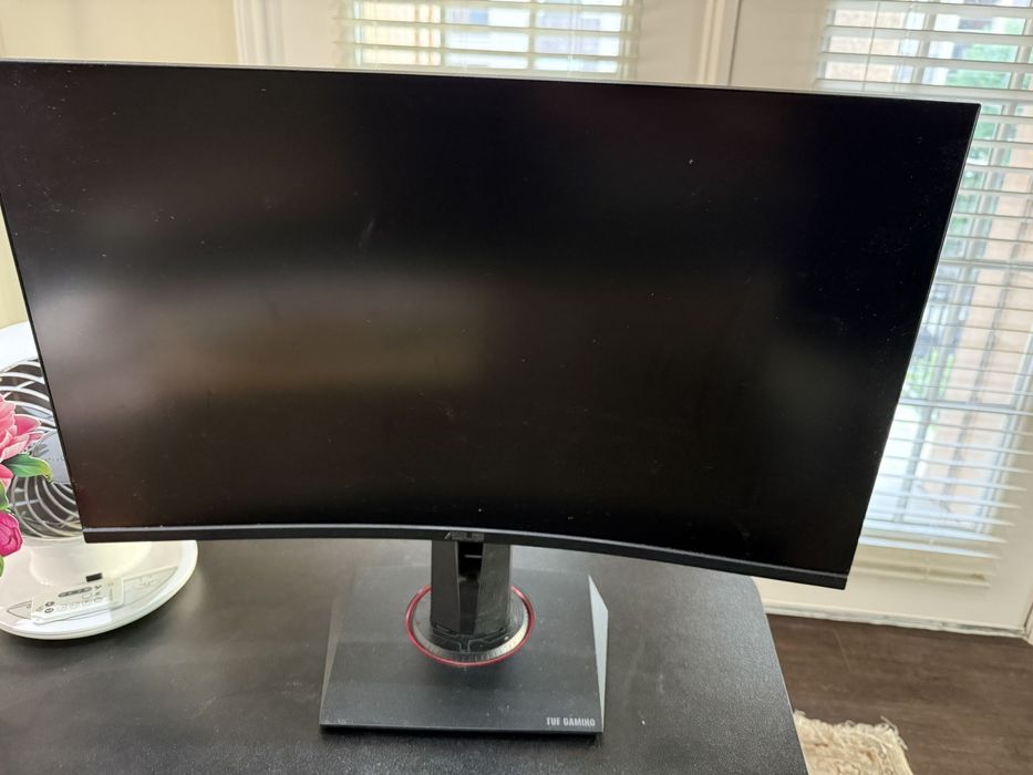 Monitor curvo de 27" Asus TUF Gaming VG27WQ