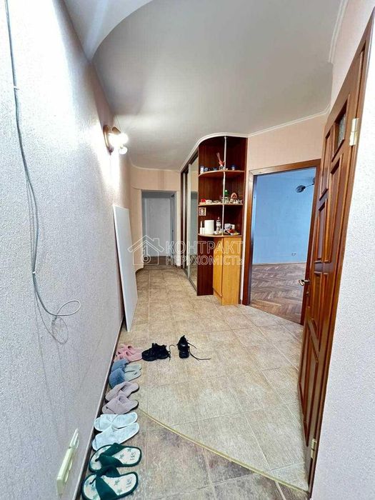 Продається  3кімн.кв.  центр . Гімназійна набережна