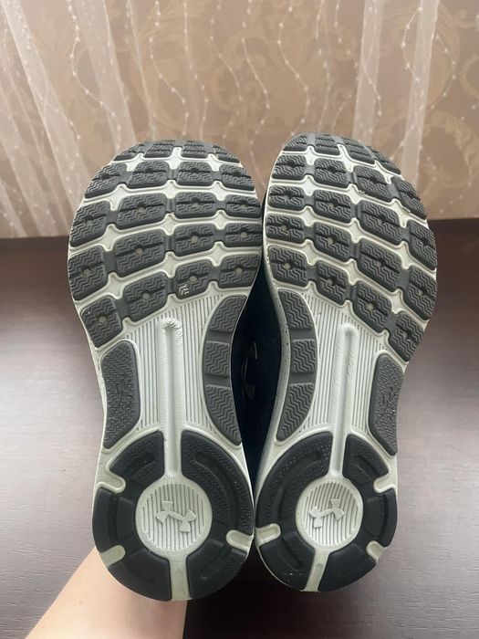 Чоловічі кросівки  Under Armour Charged Bandit 3