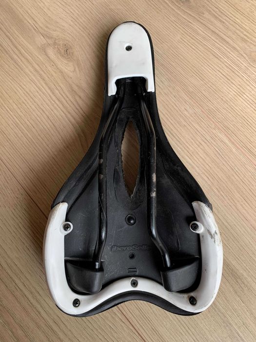 Selim de bicicleta iberoSelle