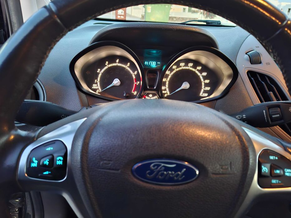 Ford Tourneo Courier 1.0 EcoBoost
