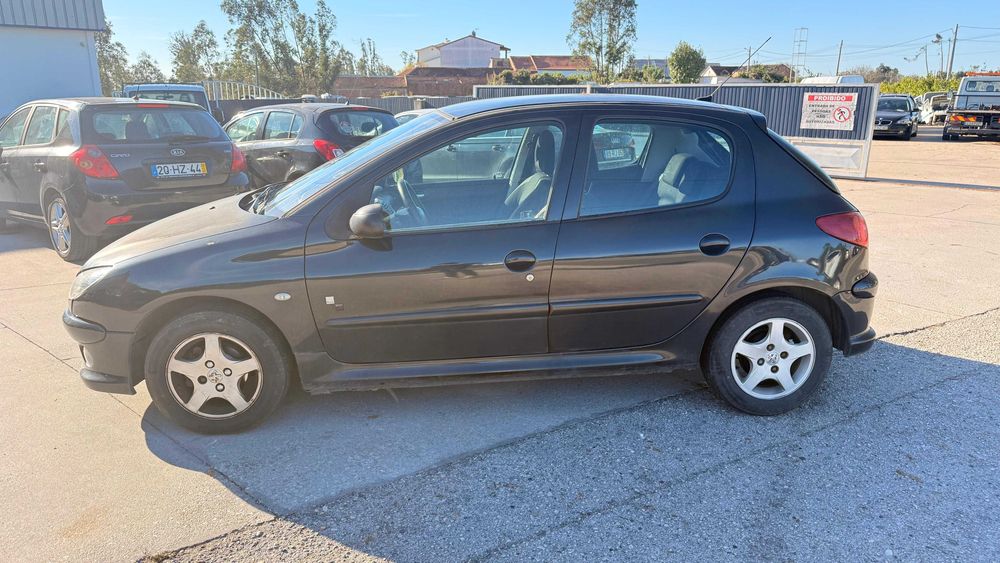 Peugeot 206 5 Portas — photo 3