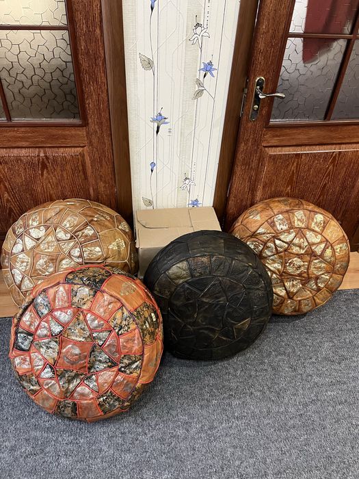 Пуфи для сидіння, шкіряні