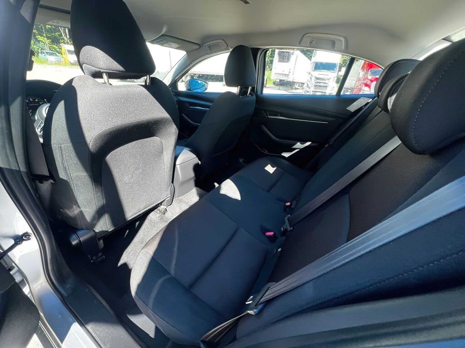 Mazda 3      2021