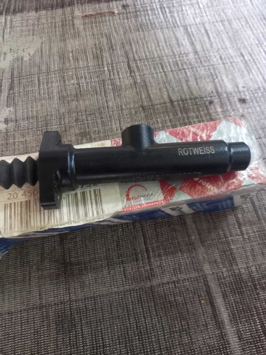 Продам головний ціліндр щеплення мерседес 814