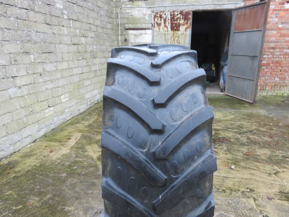 Opona 600/70R30 BKT RT765
