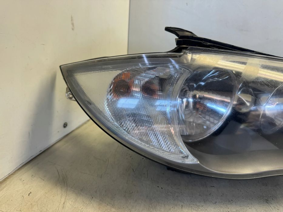 BMW 1 E87 Lampa Prawy Przód 7249650