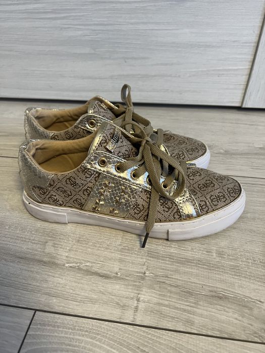 Damskie sneakersy Guess rozmiar 37