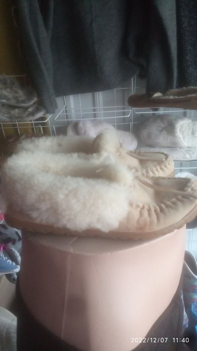 Продам тапки замшевые