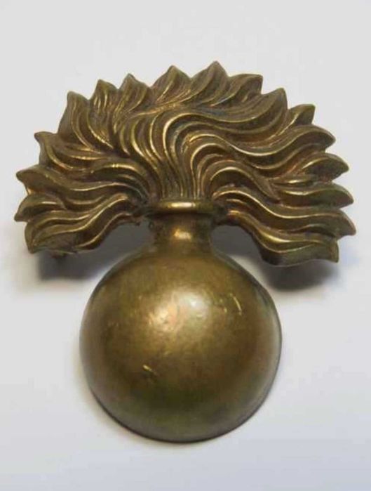 Distintivo de boné original em latão da Guarda Granadeira Britânica (43 mm) - Artigos Militares