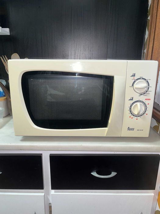 Microondas TEKA modelo MW 20 BF