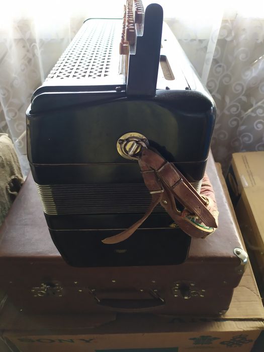 Баян ,,старт,, заказний.