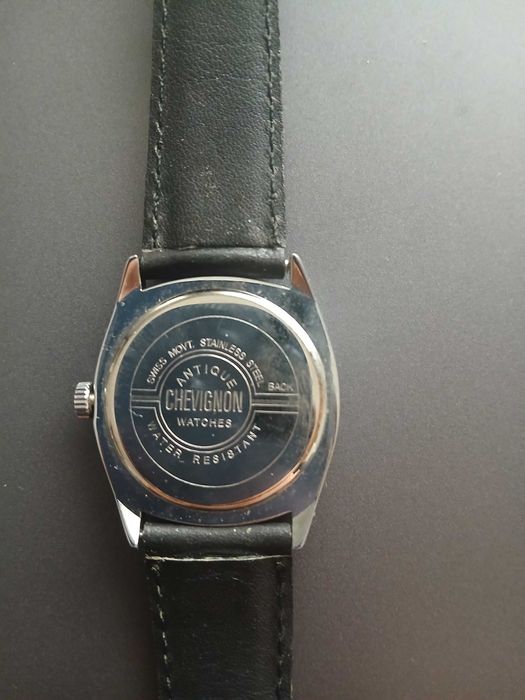 Relógio antigo Chevignon de senhora