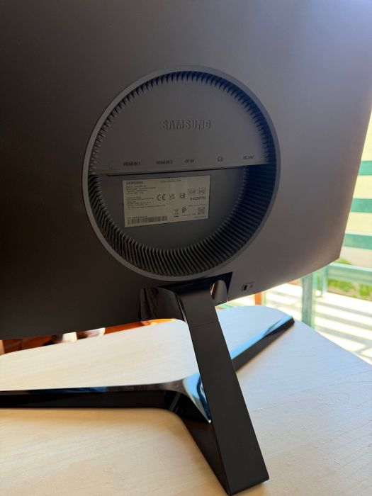 Samsung Odyssey G3 – 24" Curved Gaming Monitor (144Hz, AMD FreeSync)