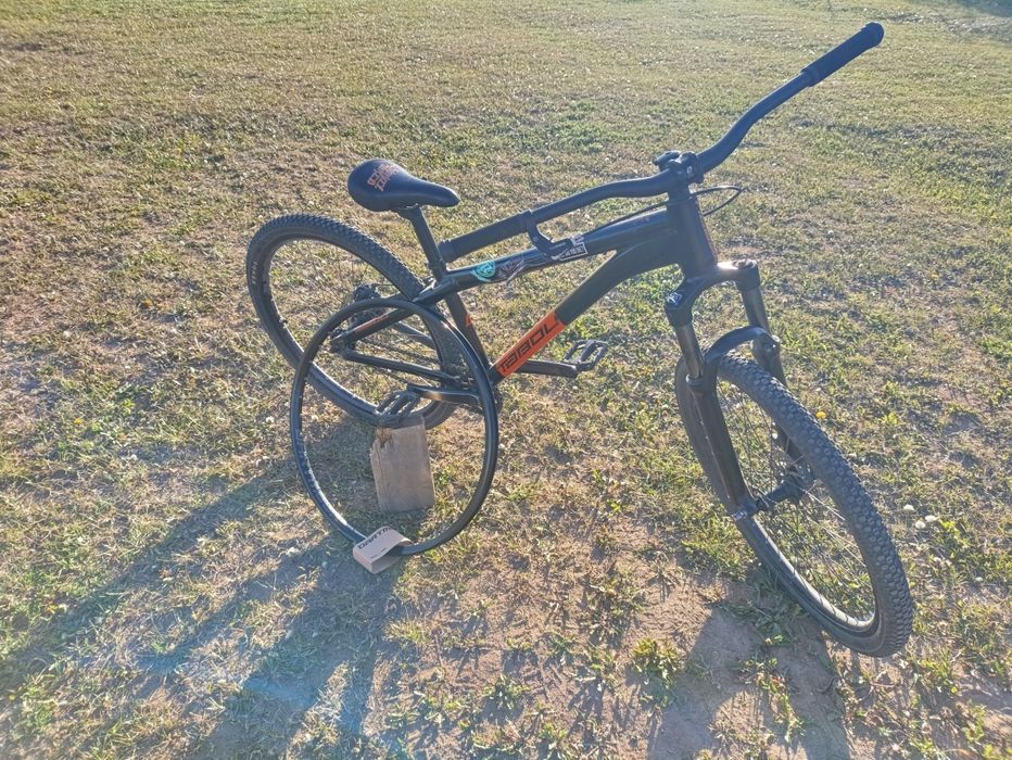 Rower dirt tabou