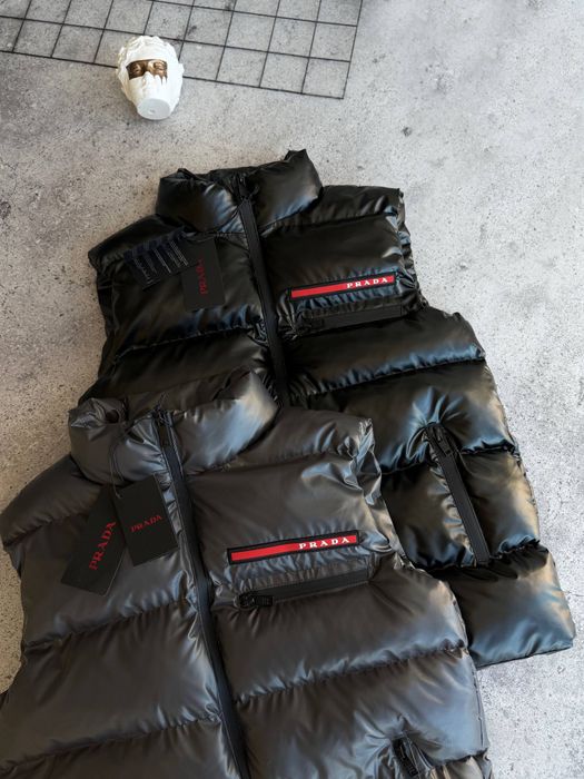 Жилетка Prada у 2 кольорах