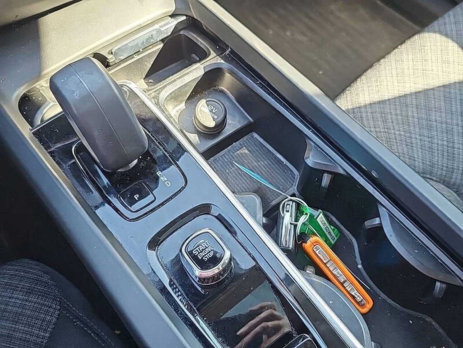 Volvo XC60 B5 Plus Dark Theme      2023