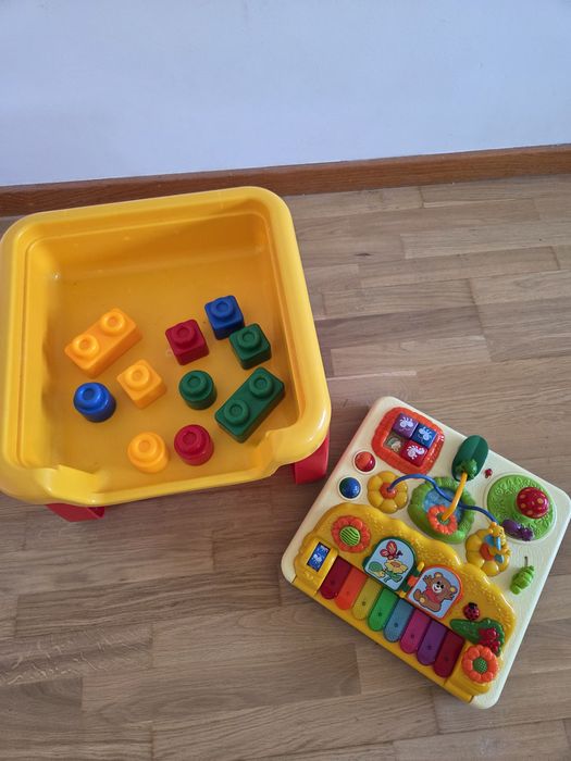mesa de atividades bebe