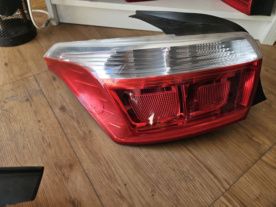 Citroën elysse farolins