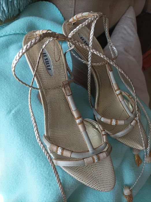 Sandały na koturnie złote roz 37 dl wk 23,3cm