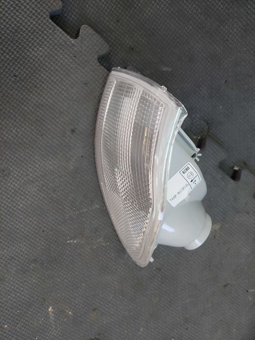 farolim frt esq NOVO Opel Astra F