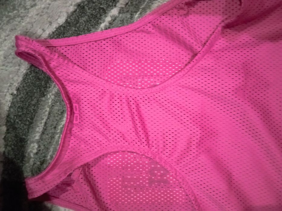 Top desportivo de duas cores