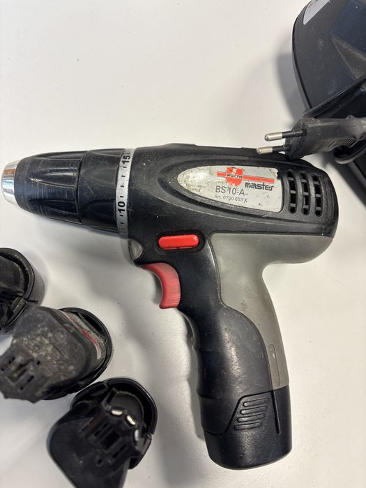 Aparafusador antiga Wurth com carregador e baterias antigas