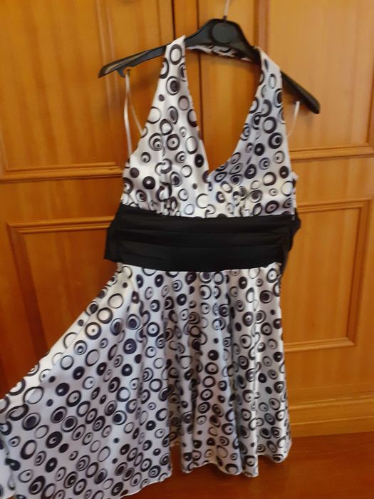 Vestido cetim preto e branco