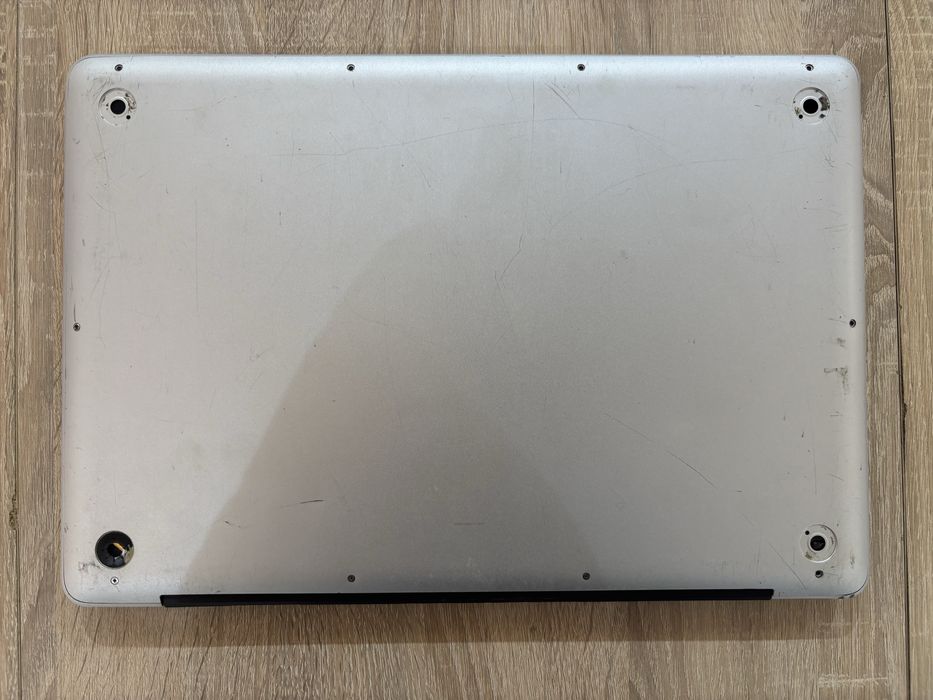 MacBook Pro mid 2010 15’ A1286 - Peças