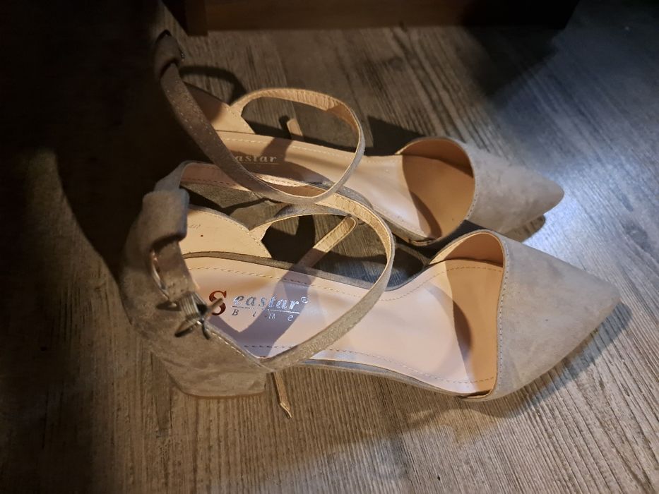 Buty nowe szare rozmiar 40