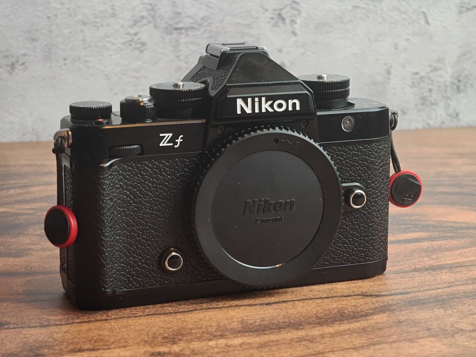 Máquina Fotográfica Nikon Z f - Corpo