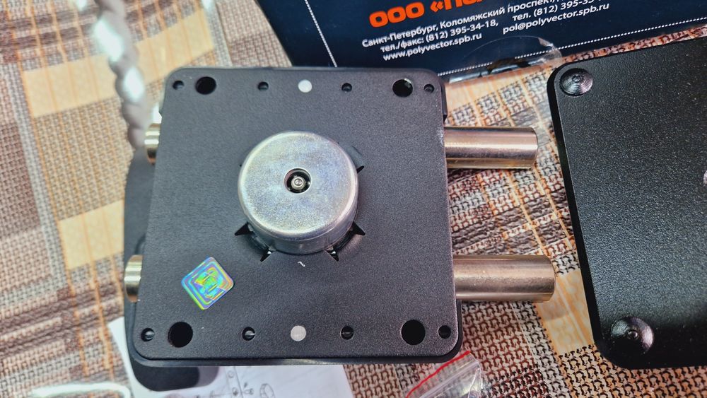 Новый.  Накладной замок Барьер Каре. Высшего качества!