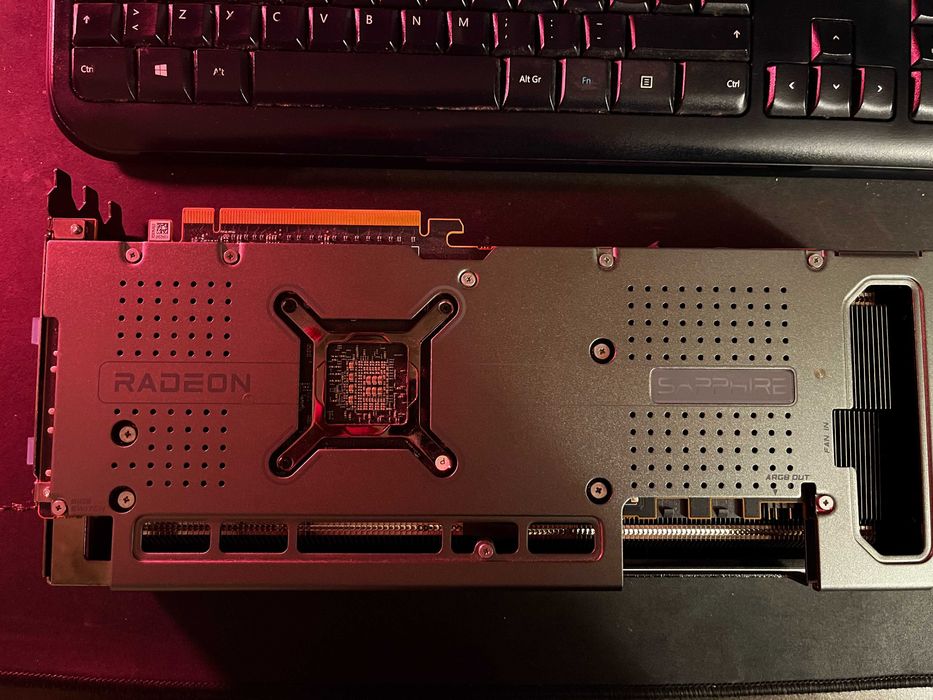 Sapphire AMD Radeon RX 7800 XT Nitro+ 16GB