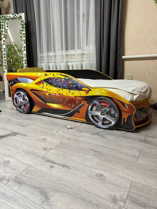 Ліжко машинка дитяче