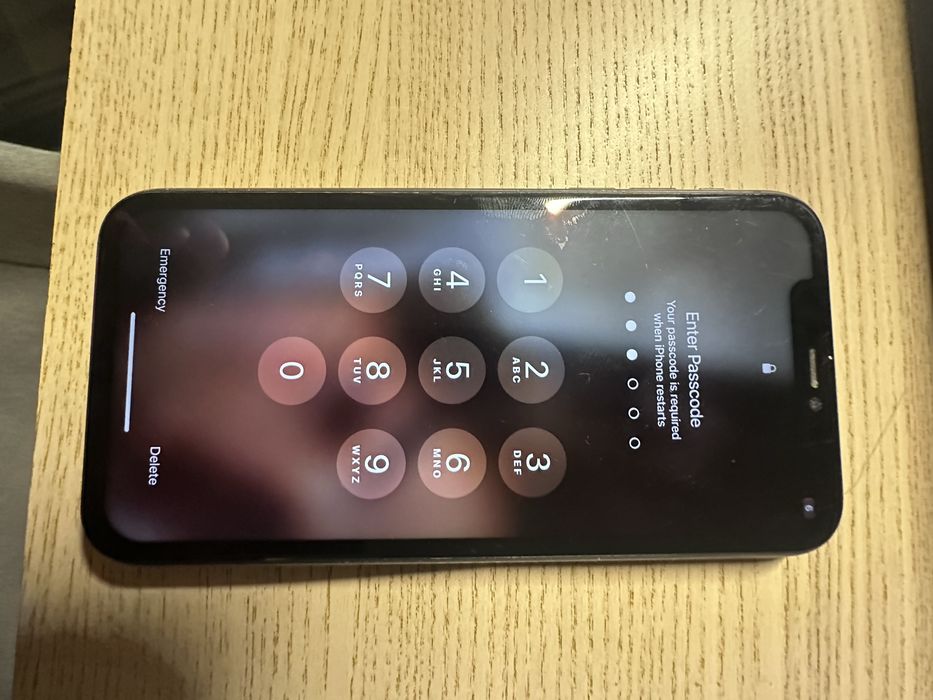 Iphone 11 cinzento em bom estado e funcionar perfeitamente