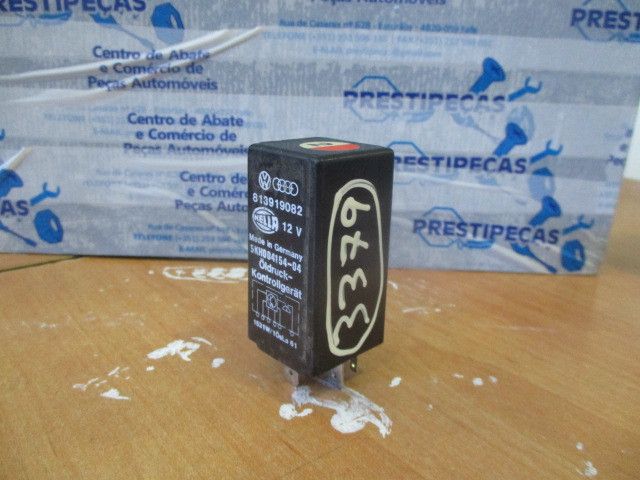Botão / interruptor electromecânico / relé AUDI 80 (81, 85, B2)